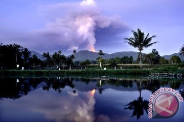 Posko siaga Gunung Soputan mulai didirikan