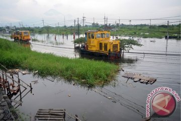 Akhirnya kereta berhasil lewati Banjir Porong