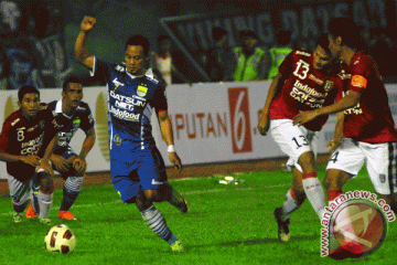 Persib cukur Bali United 3-0