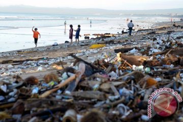 Pantai Losari dicemari sampah plastik