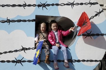 Kosovo penjarakan enam orang karena berencana serang tentara NATO