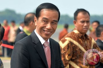 Presiden jalan kaki susuri proyek tol Kalimantan