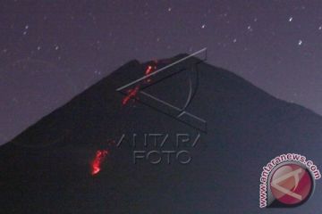 Guguran Lava Pijar Gunung Semeru