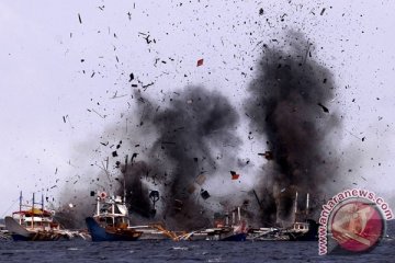 Kapal perang Koarmatim amankan penenggelaman kapal ilegal