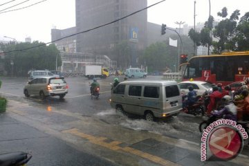 Hujan masih guyur Jakarta hari ini