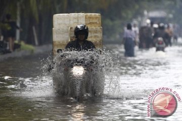 Sejumlah titik di wilayah Jakarta masih tergenang