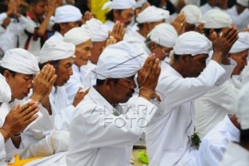 UPACARA MELASTI