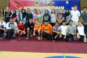 Pelajar Australia Ikuti Program Homestay Dengan Keluarga Indonesia