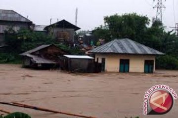 Sepuluh wartawan terjebak banjir bandang di Pasangkayu