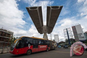 20 bus Transjakarta gratis beroperasi selama uji coba penghapusan 3 in 1