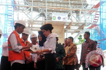 Presiden Jokowi tiba di Palembang