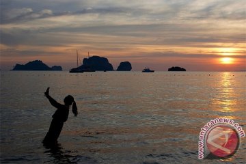 Tiga pelajar hanyut, hilang ketika sedang "selfie" di sungai