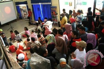 Nonton Gerhana Matahari