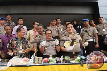 Polisi ringkus enam pencuri kabel bawah tanah