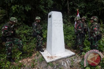 Batalion Infantri 126/KC patroli patok di perbatasan Indonesia-PNG