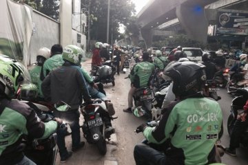 Ojek online gelar aksi solidaritas untuk rekan yang dianiaya sopir taksi