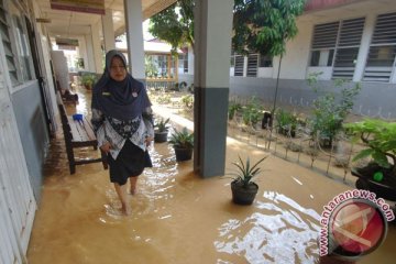 Sejumlah rumah terkena banjir akibat hujan deras
