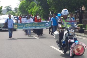 AKsi Damai Tuntut PLN