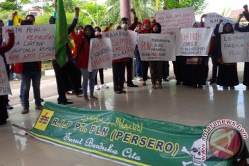 Aksi Damai Tuntut PLN