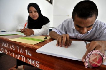 Dukung kegiatan belajar siswa disabilitas