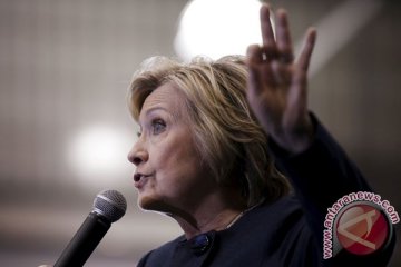 Hillary Clinton di ambang jadi calon presiden wanita pertama AS