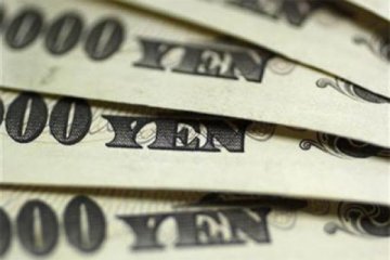 Dolar AS diperdagangkan di kisaran bawah 102 yen di Tokyo