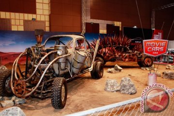 Replika mobil Mad Max, Batman, dan Flintstones ikut mejeng di IIMS 2016