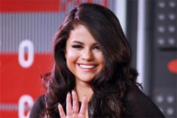 Gelar Selena Gomez di Instagram tergeser Cristiano Ronaldo