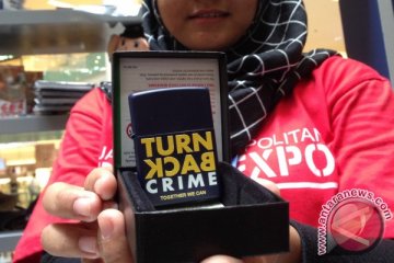 Larisnya polo shirt polisi "Turn Back Crime"