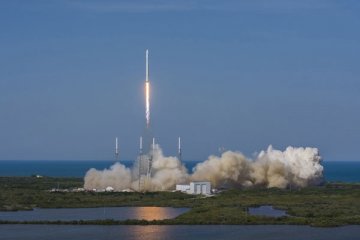 SpaceX luncurkan 10 Satelit untuk Iridium