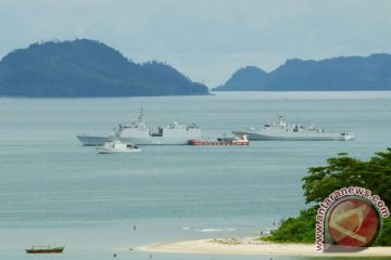 Sejumlah kapal perang sudah tiba di Teluk Bayur