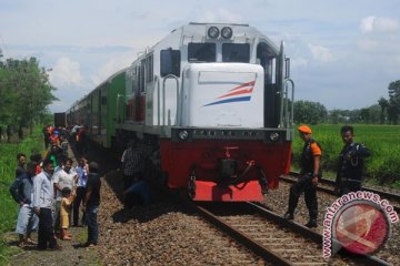 Sembilan kereta api dari dan ke Surabaya tetap dengan tarif lama