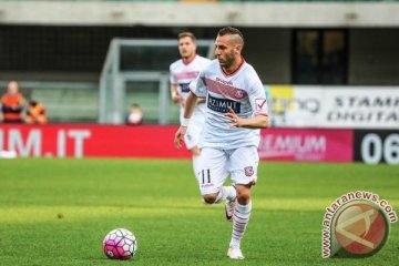 Carpi hajar 10 pemain Genoa 4-1