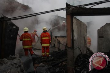 Sebuah rumah di Tebet Jaksel terbakar