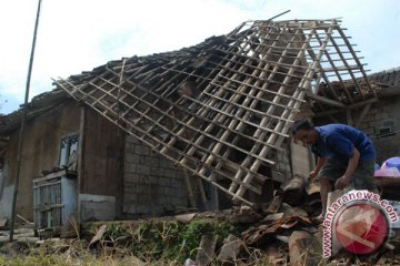 Belasan rumah di Aceh Utara rusak