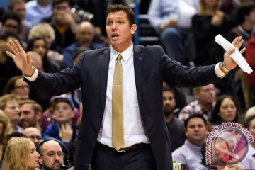 Los Angeles Lakers kini dilatih Luke Walton