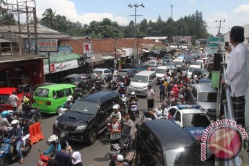 Polisi buka-tutup lalu-lintas kawasan Puncak