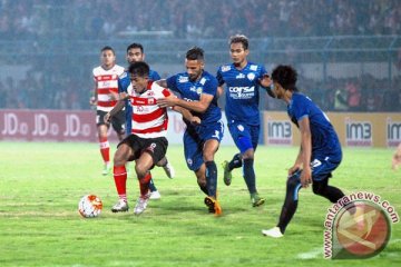 Madura United tahan imbang Arema 0:0