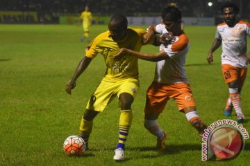 Perseru vs Persegres 1-1