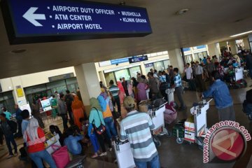 Penumpang Lion Air di Bandara Sultan Hasanuddin terlantar