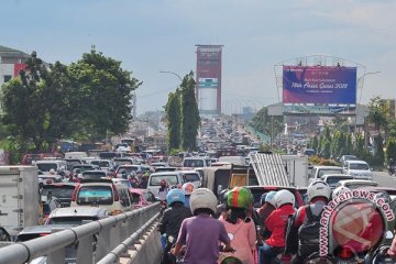 Kemacetan di Jembatan Ampera