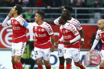 Meski menang telak 4-1 atas Lyon, Reims tetap terdegradasi