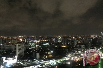 Wisata malam Monas, kemilau 360 derajat Jakarta