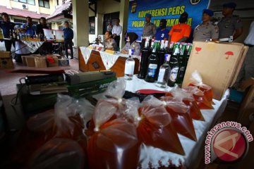 Polisi tahan penjual miras di Solo