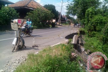 Jalan rusak
