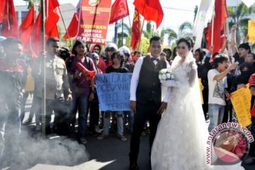 PEMOTRETAN PREWEDDING SAAT UNJUK RASA