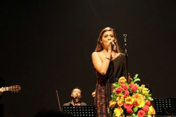 Konser intim dari Monita Tahalea