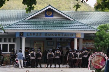 Polisi geledah Lapas Gorontalo usai kerusuhan
