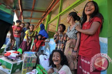 Beberapa anak Orang Rimba Jambi ikut Ujian Nasional