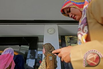 Pengurangan jam kerja PNS DKI akan dievaluasi